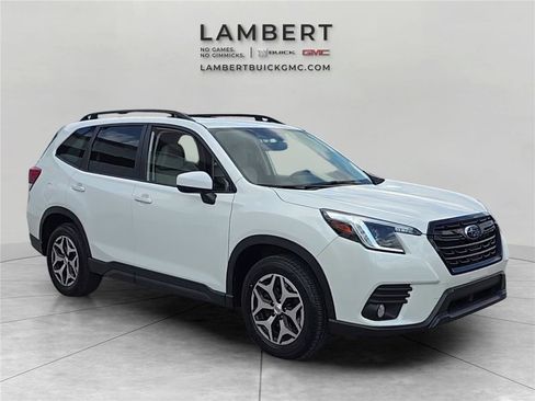Used 2023 Subaru Forester Premium image 7