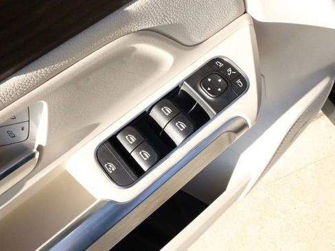 New 2026 Mercedes-Benz GLB 250 image 31