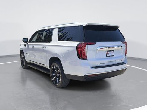 Used 2023 GMC Yukon XL SLT w/ SLT Premium Package AWD/4WD image 5