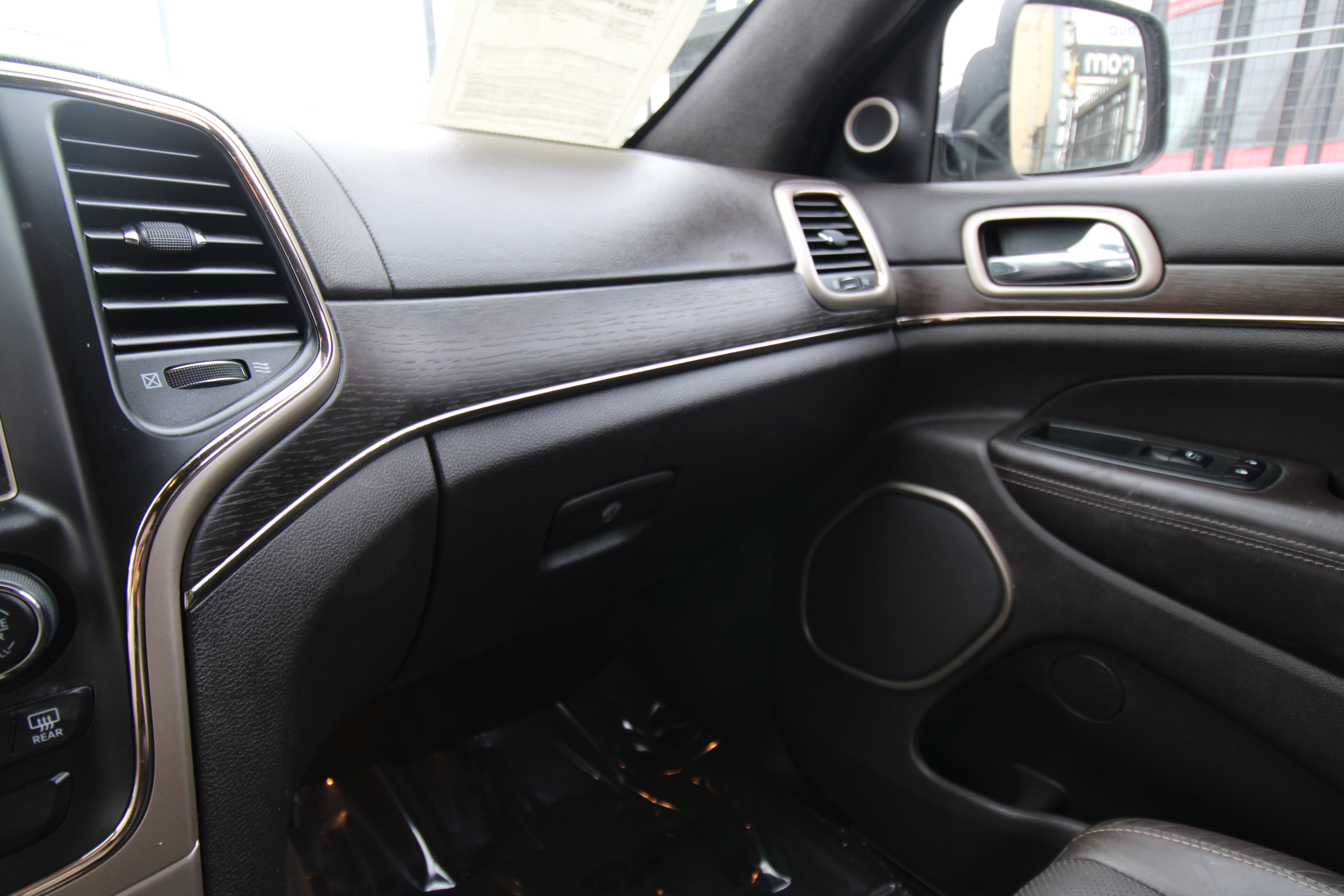 Used 2014 Jeep Grand Cherokee Summit AWD/4WD image 31
