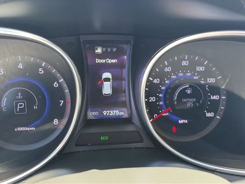 Used 2013 Hyundai Santa Fe Sport 2.0T FWD image 11