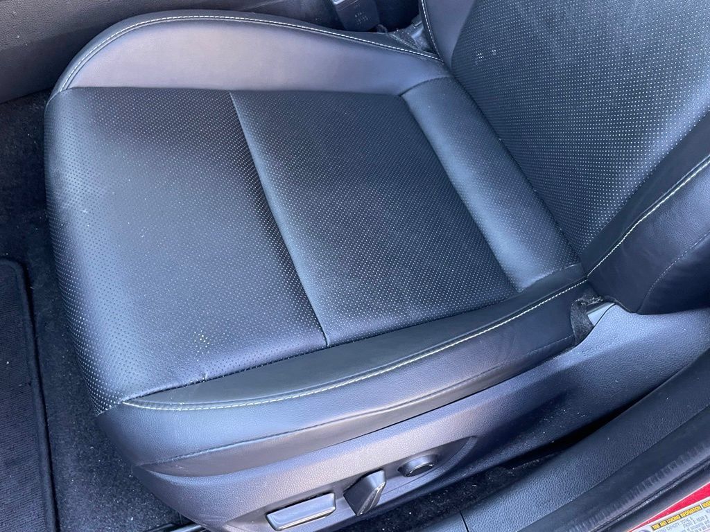 Used 2025 Toyota Prius XLE FWD image 25