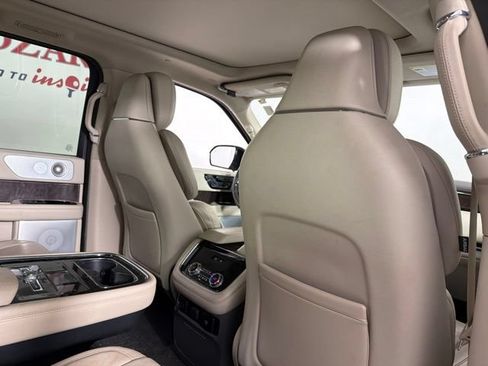 Used 2020 Lincoln Navigator Reserve w/ Luxury Package AWD/4WD image 19