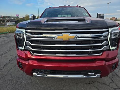 Certified 2025 Chevrolet Silverado 3500 High Country image 33