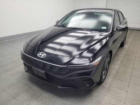Used 2025 Hyundai Elantra Sport FWD image 15