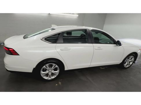 Used 2025 Honda Accord LX image 9