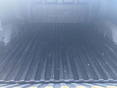 Used 2022 GMC Sierra 1500 AT4 w/ AT4 Premium Package AWD/4WD image 16