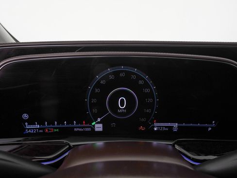 Used 2021 Cadillac Escalade Sport Platinum w/ LPO, ONYX Package image 21