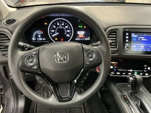 Used 2021 Honda HR-V EX image 12