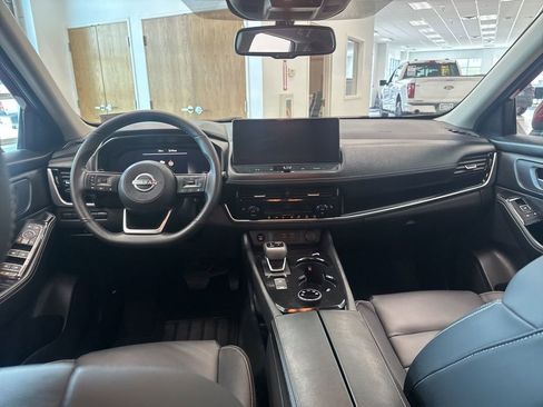 Used 2024 Nissan Rogue SL image 15