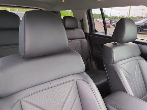 Used 2025 Hyundai Santa Fe SEL FWD image 7