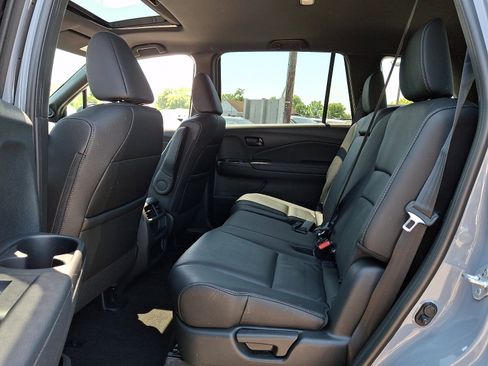 Used 2023 Honda Passport EX-L image 10