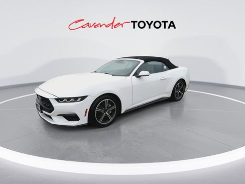 Used 2024 Ford Mustang Premium image 4