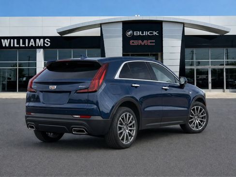 Used 2019 Cadillac XT4 Luxury w/ Cold Weather Package FWD image 4