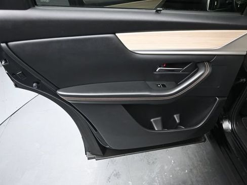 Certified 2024 MAZDA CX-90 3.3 Turbo w/ Preferred Package AWD/4WD image 16