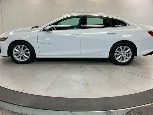 Used 2024 Chevrolet Malibu LT FWD image 2
