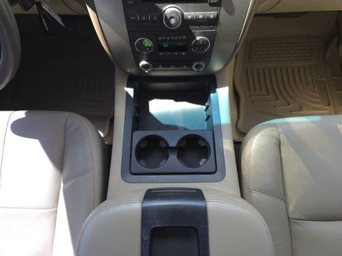 Used 2007 GMC Yukon XL SLT w/ SLT Preferred Equipment Group image 18