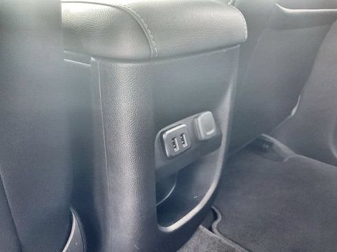 Used 2018 Chevrolet Colorado Z71 AWD/4WD image 29