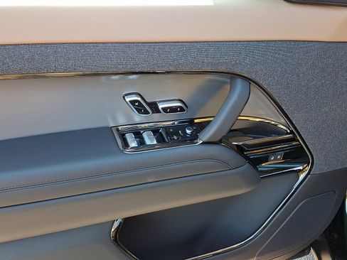 New 2026 Land Rover Range Rover Sport Dynamic SE image 9