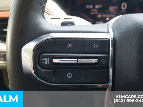 Used 2025 GMC Yukon Denali AWD/4WD image 12