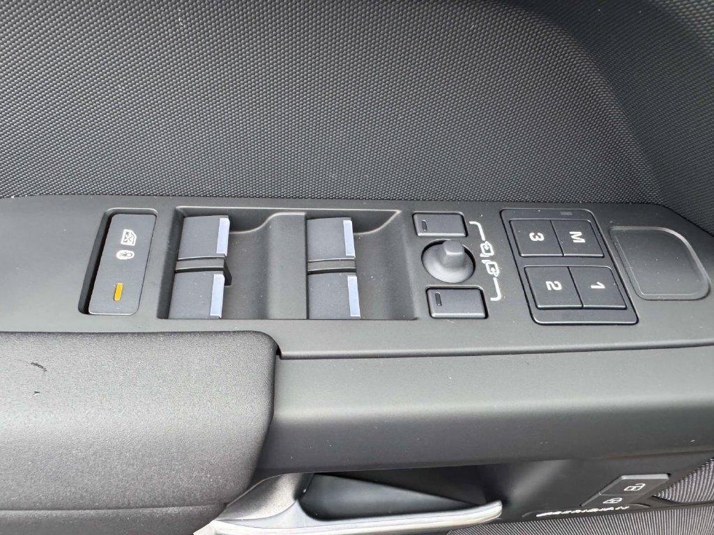 New 2026 Land Rover Defender 110 S AWD/4WD image 24