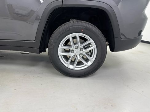 New 2025 Jeep Grand Cherokee Laredo X w/ Luxury Tech Group I image 16