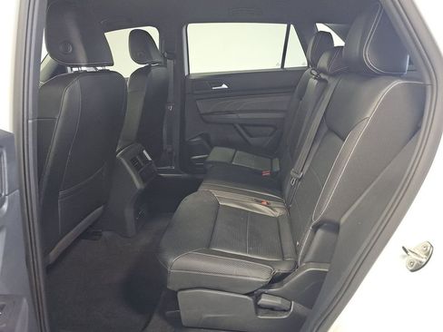 Used 2023 Volkswagen Atlas Cross Sport SE FWD image 4