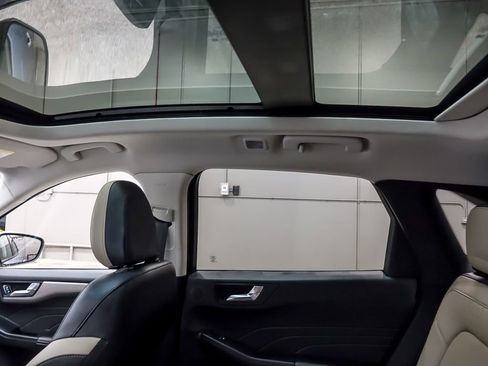 Used 2022 Ford Escape SEL w/ Technology Package image 13