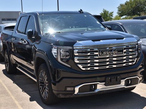 Used 2023 GMC Sierra 1500 Denali w/ Denali Reserve Package AWD/4WD image 4