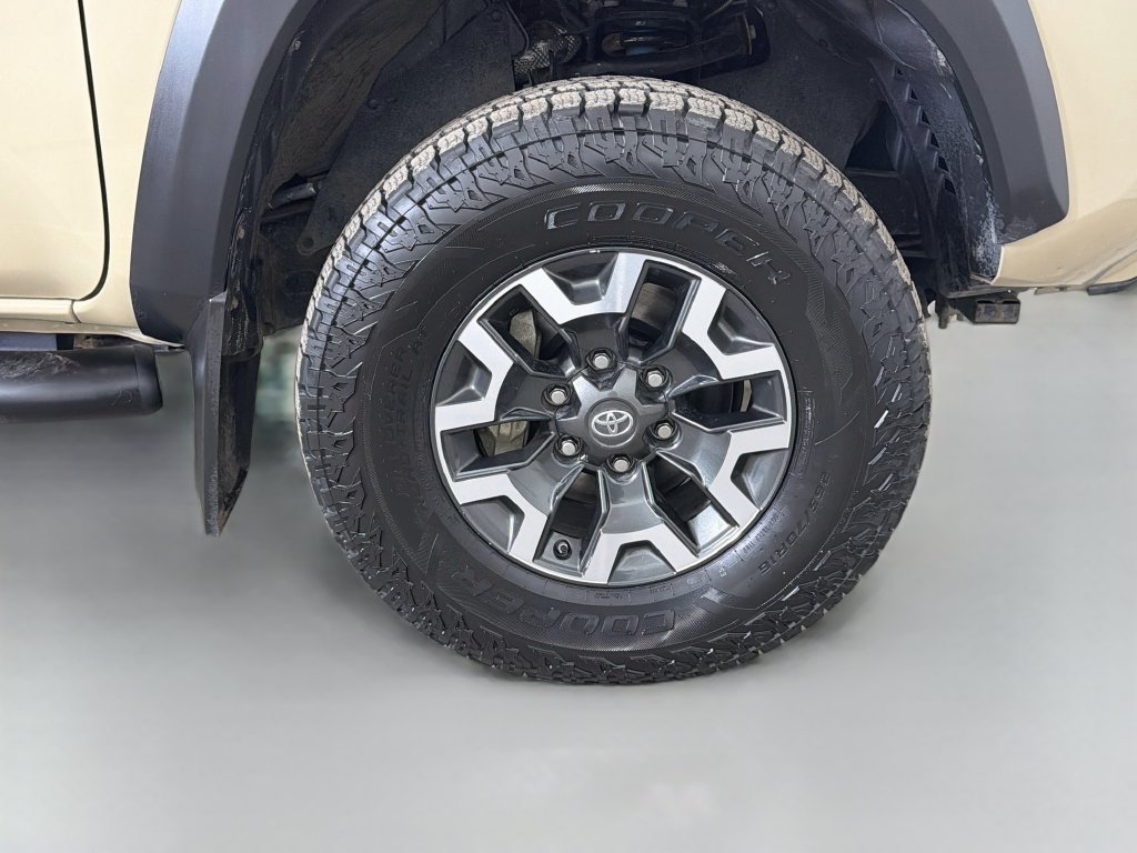 Used 2020 Toyota Tacoma TRD Off-Road w/ Technology Package AWD/4WD image 26