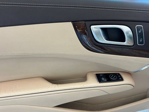 Used 2013 Mercedes-Benz SL 550 image 14
