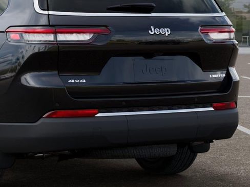 New 2026 Jeep Grand Cherokee L Limited w/ Luxury Tech Group II AWD/4WD image 13