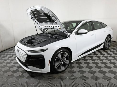 New 2025 Audi A6 e-tron Premium image 33