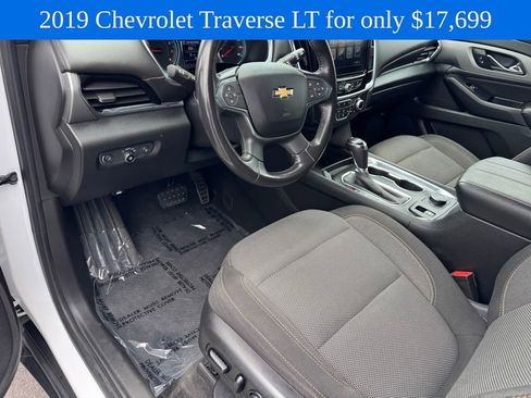 Used 2019 Chevrolet Traverse LT FWD image 15