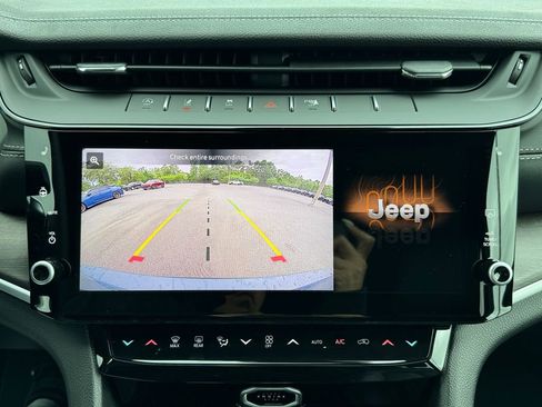 New 2026 Jeep Grand Cherokee L Limited w/ Limited Altitude Package AWD/4WD image 26