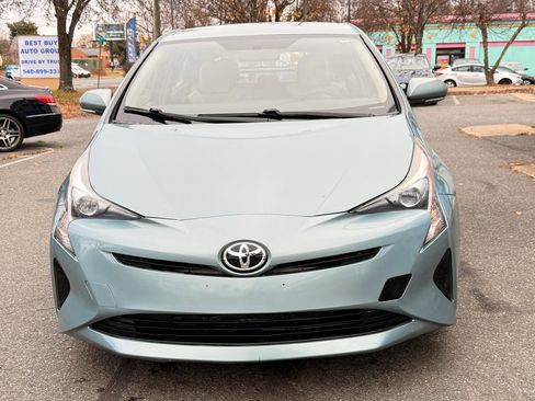 Used 2016 Toyota Prius Two FWD image 3