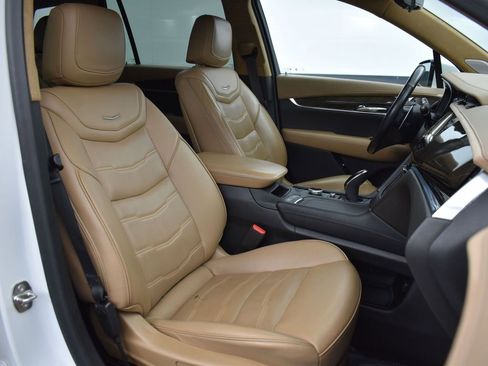 Used 2022 Cadillac XT6 Sport w/ Platinum Package image 34