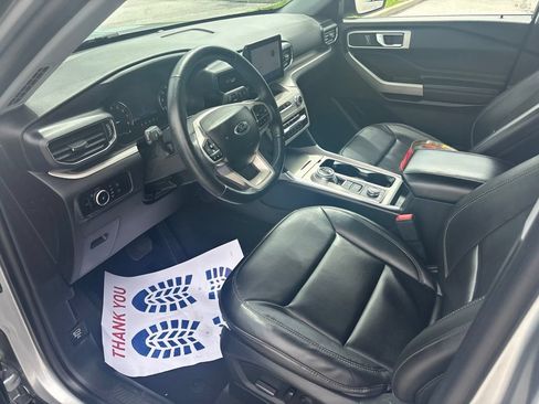 Used 2023 Ford Explorer XLT w/ Equipment Group 202A AWD/4WD image 30