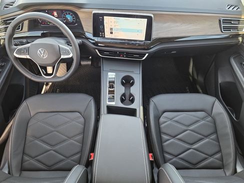 New 2026 Volkswagen Atlas SE FWD image 17