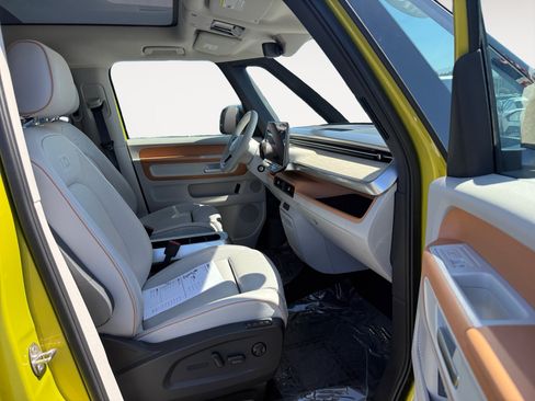 Certified 2025 Volkswagen ID. Buzz 1st Edition RWD image 19