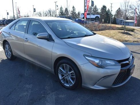Used 2015 Toyota Camry SE image 10