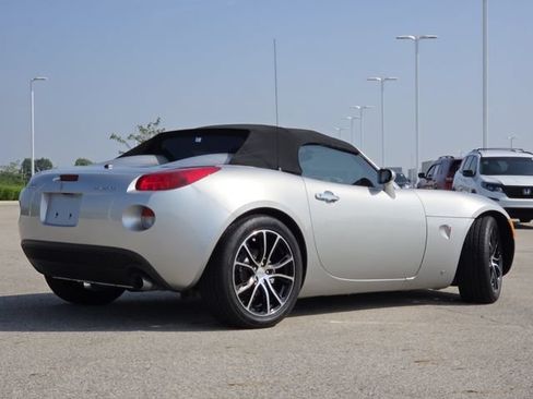 Used 2006 Pontiac Solstice Convertible w/ Premium Package RWD image 17