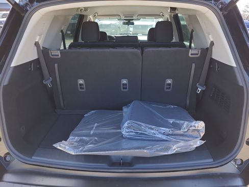 New 2026 Nissan Pathfinder SV image 7