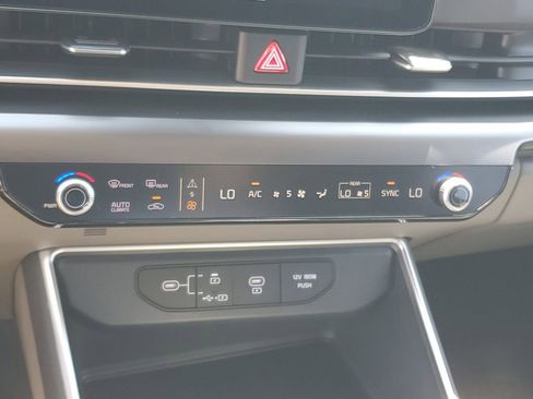 New 2026 Kia Carnival LX image 17