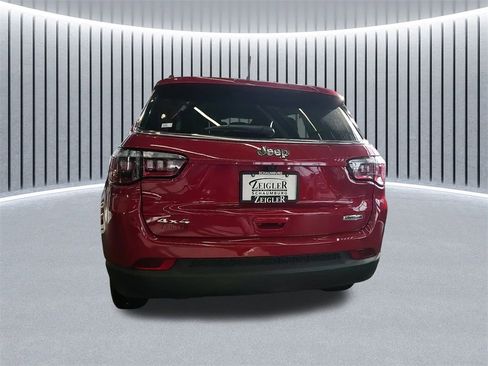 New 2025 Jeep Compass Latitude w/ Sun & Sound Group image 3