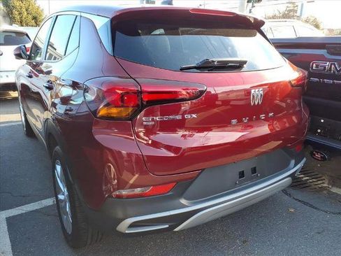 Certified 2024 Buick Encore GX Preferred w/ Comfort Package image 6