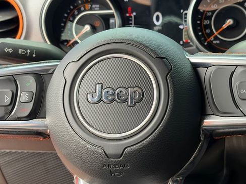 Used 2023 Jeep Gladiator Mojave w/ LED Lighting Group AWD/4WD image 25