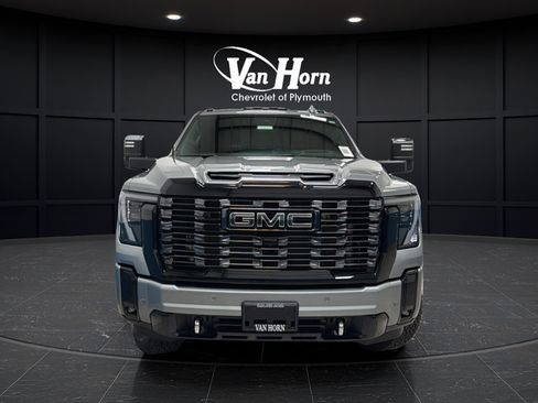 Used 2025 GMC Sierra 3500 Denali Ultimate AWD/4WD image 2