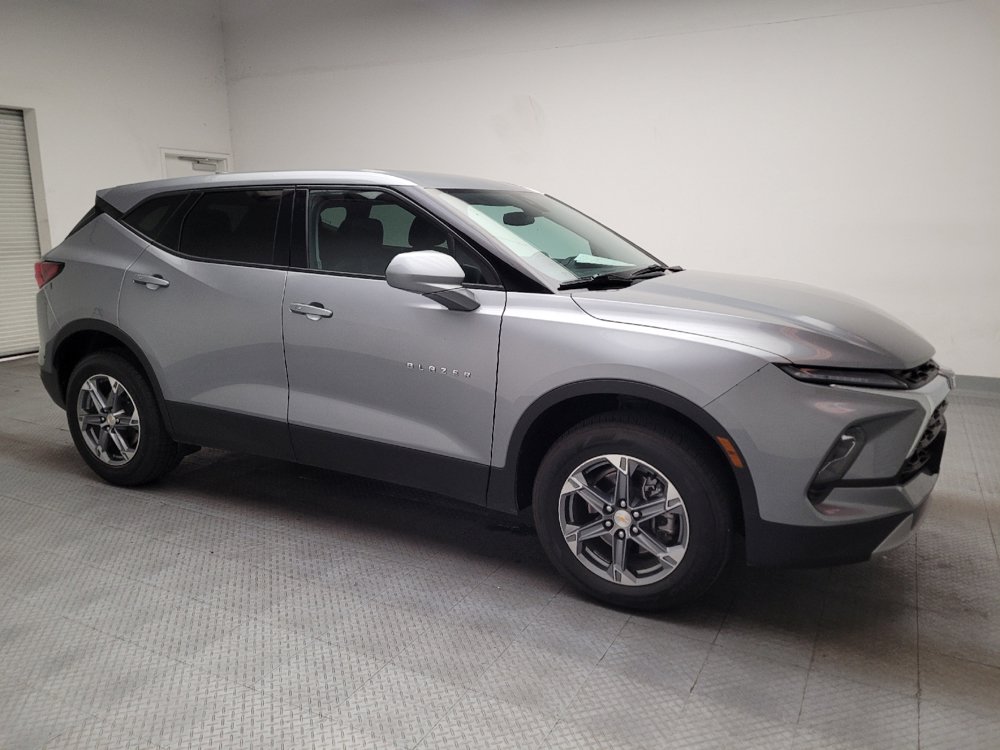 Used 2025 Chevrolet Blazer LT FWD image 11