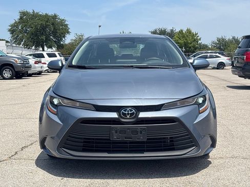 Used 2025 Toyota Corolla LE FWD image 2